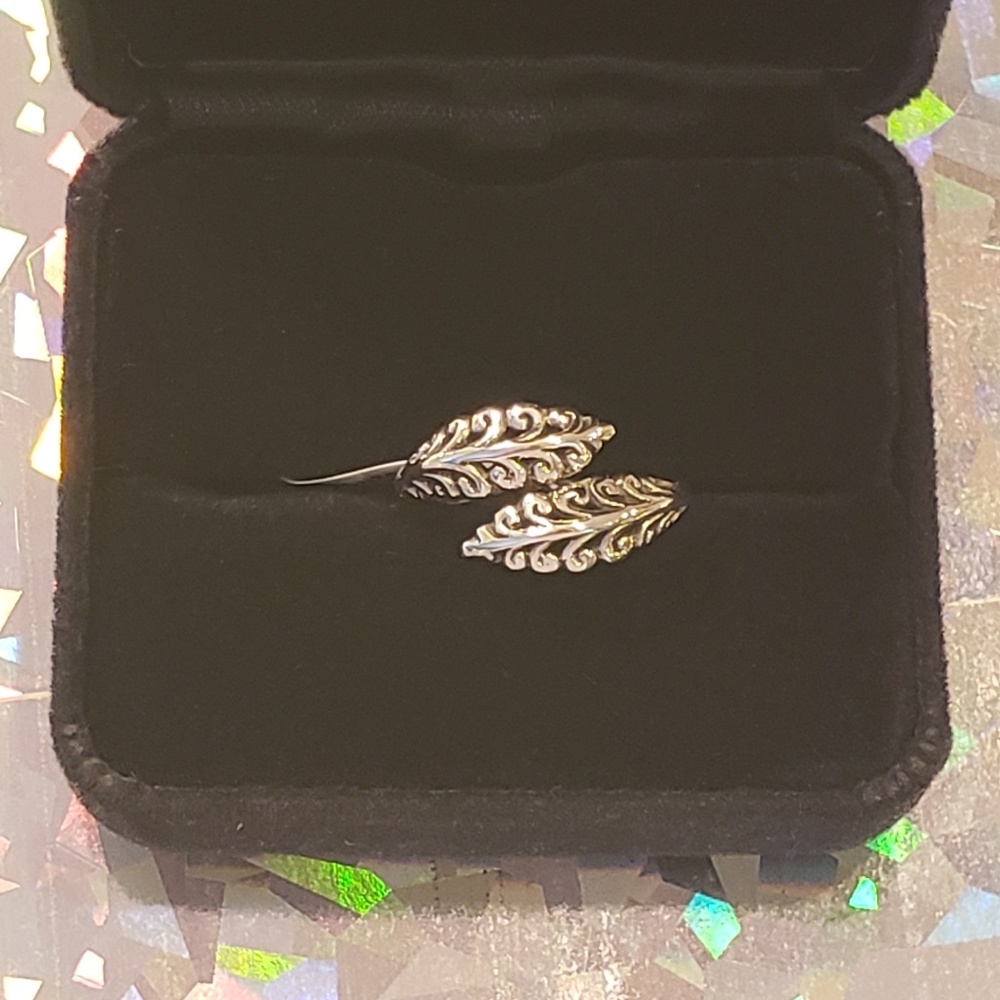 Beautiful Sterling Leaf Ring